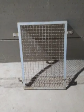 Reja metálica 60 cm x 90cm