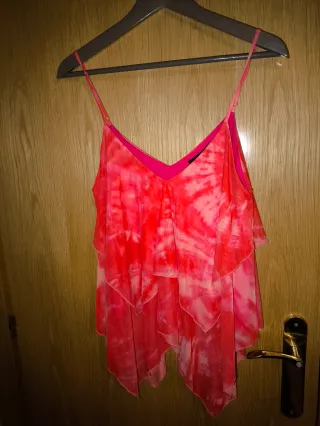 Top Desigual tirantes volantes coral y rosa