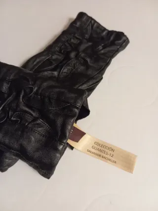 Guantes de Piel Salvador Bachiller Negros