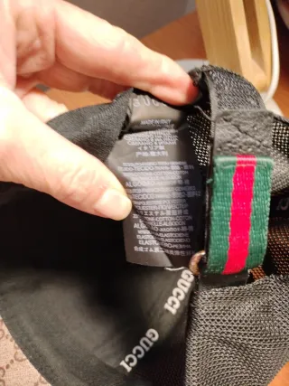 Gorra Gucci Beige con Serpiente