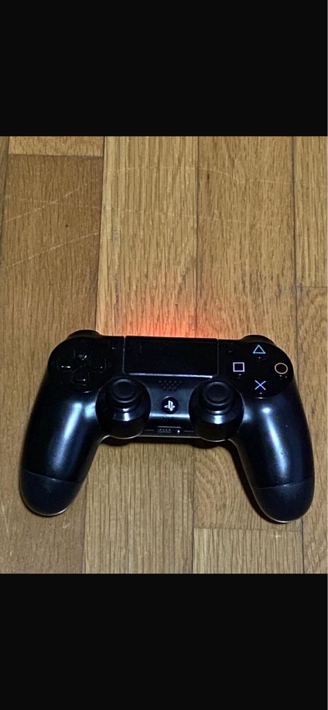 PS4 Pro 1TB + Mando Original + Cables -Juegos