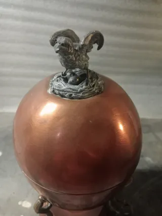 Bombonera antigua metal y bronce