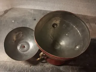 Bombonera antigua metal y bronce