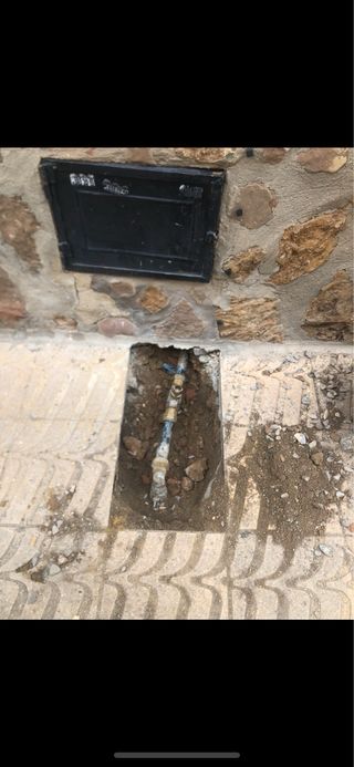 • ALBAÑIL Y REFORMAS • PINTOR PROFESIONAL