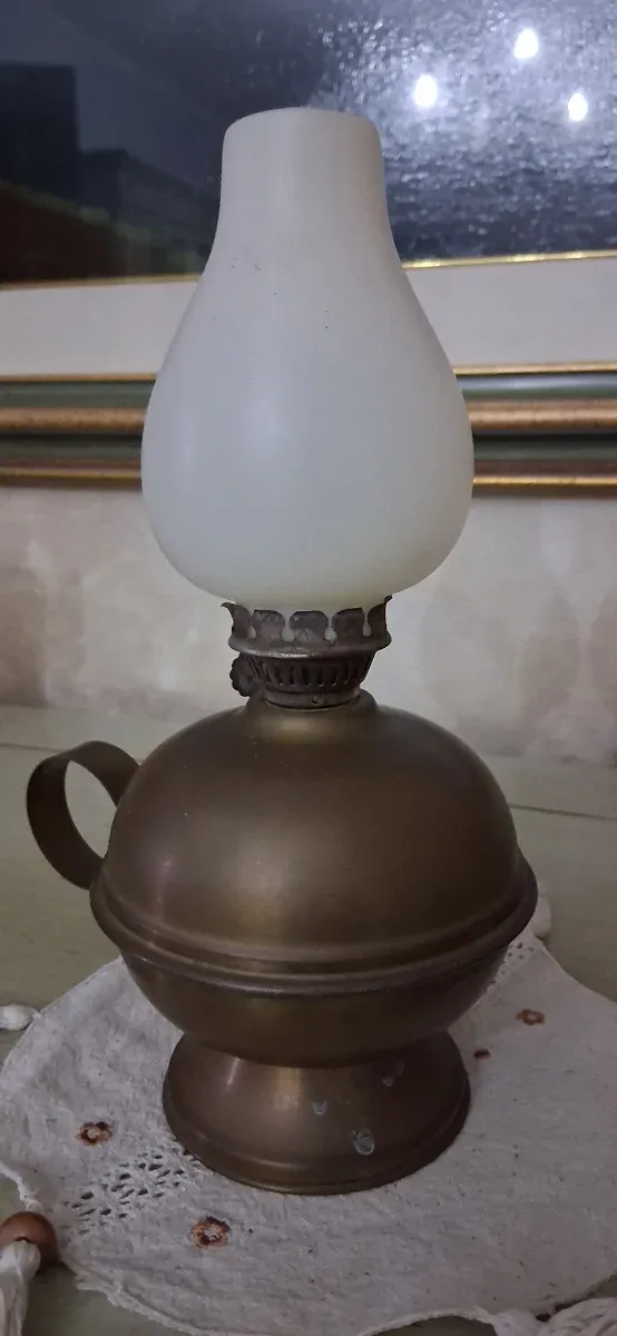 Lampada a olio vintage in ottone