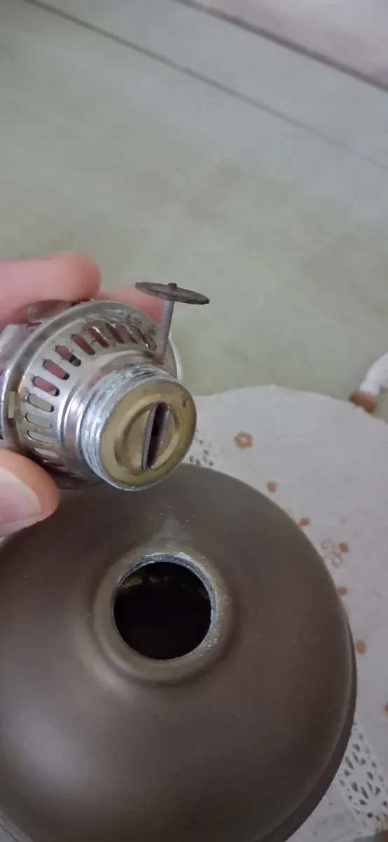 Lampada a olio vintage in ottone