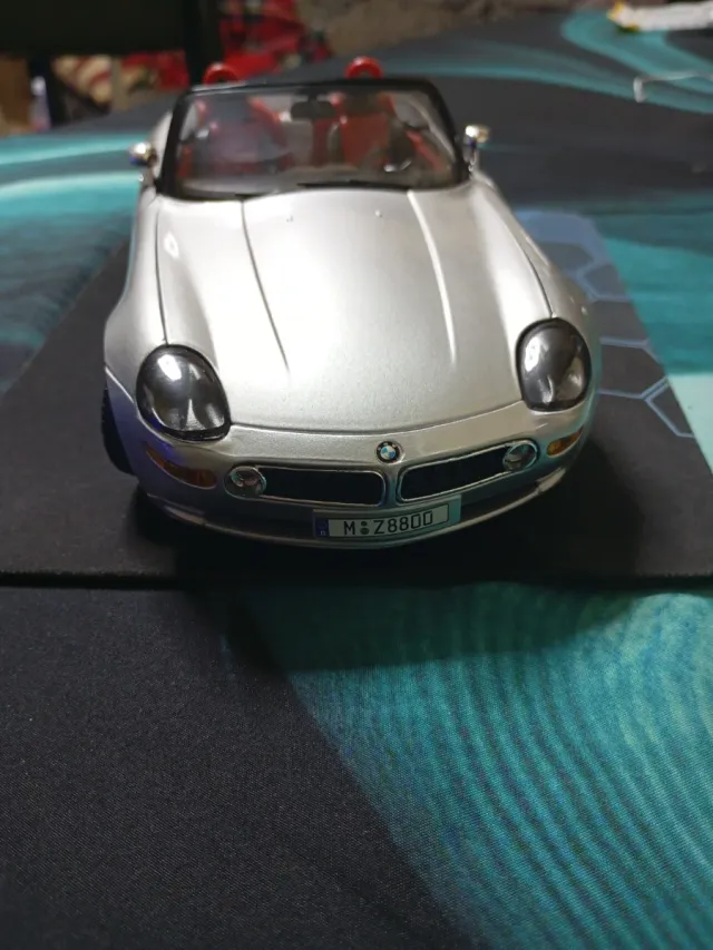 Coche miniatura BMW Z8 Coupé Cabrio 1/18