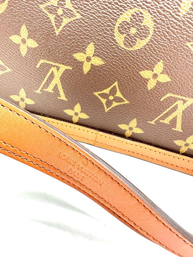 Bolso Louis Vuitton Dauphine Marrón/Dorado