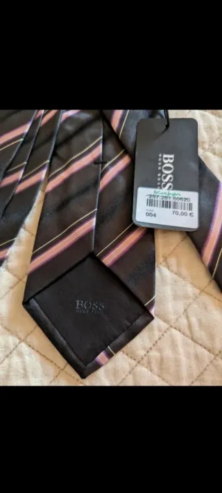 Corbata Hugo Boss original a estrenar.