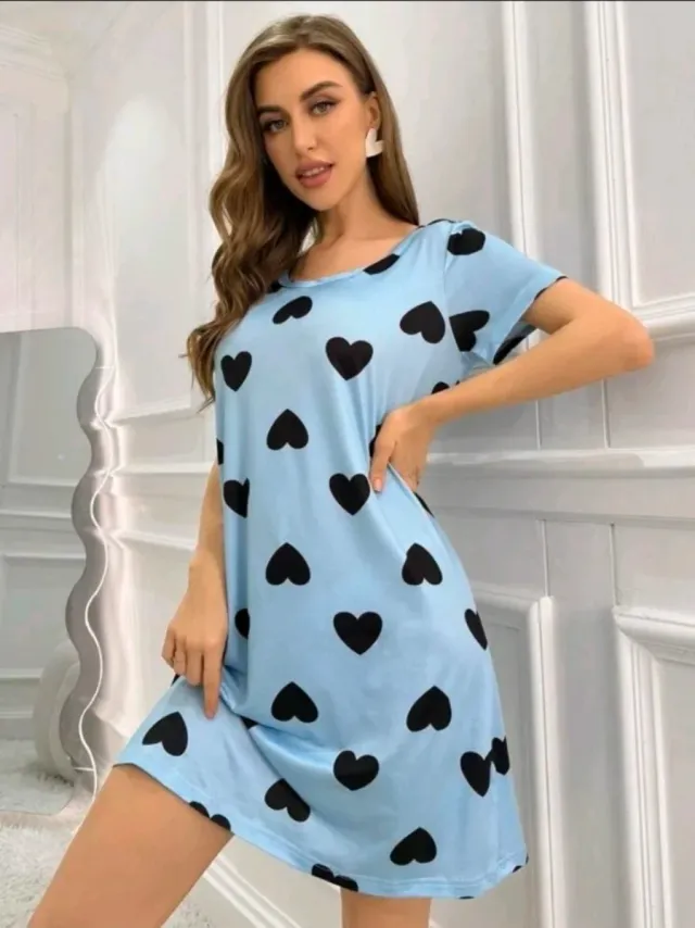Vestido corto azul con corazones negros Talla XL