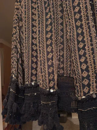 Chaqueta Zara bordada con flecos