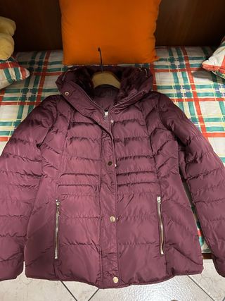 Giubbotto imbottito viola con cappuccio