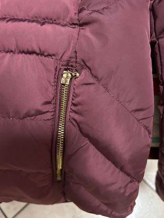 Giubbotto imbottito viola con cappuccio