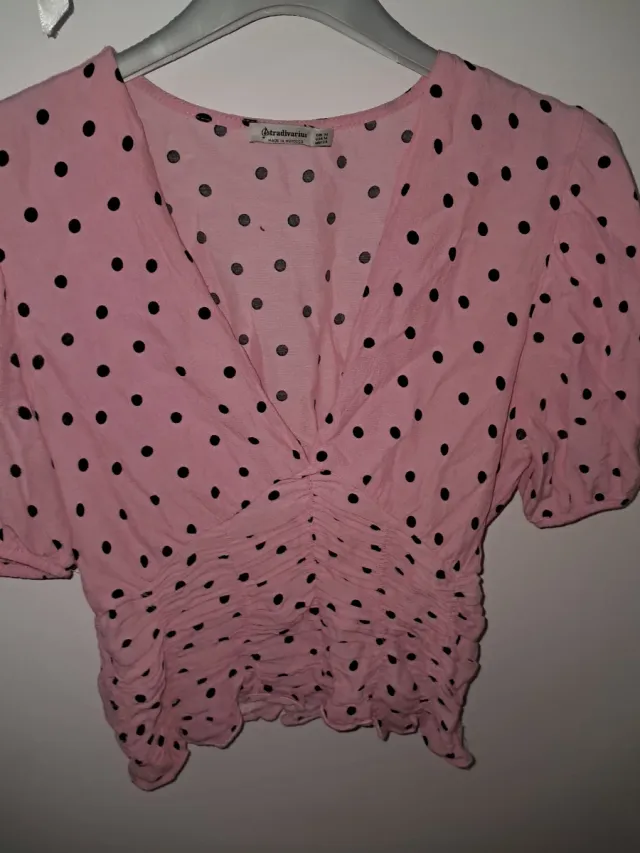 Blusa Stradivarius lunares rosa talla M