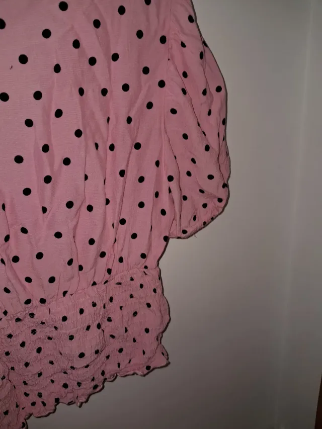 Blusa Stradivarius lunares rosa talla M