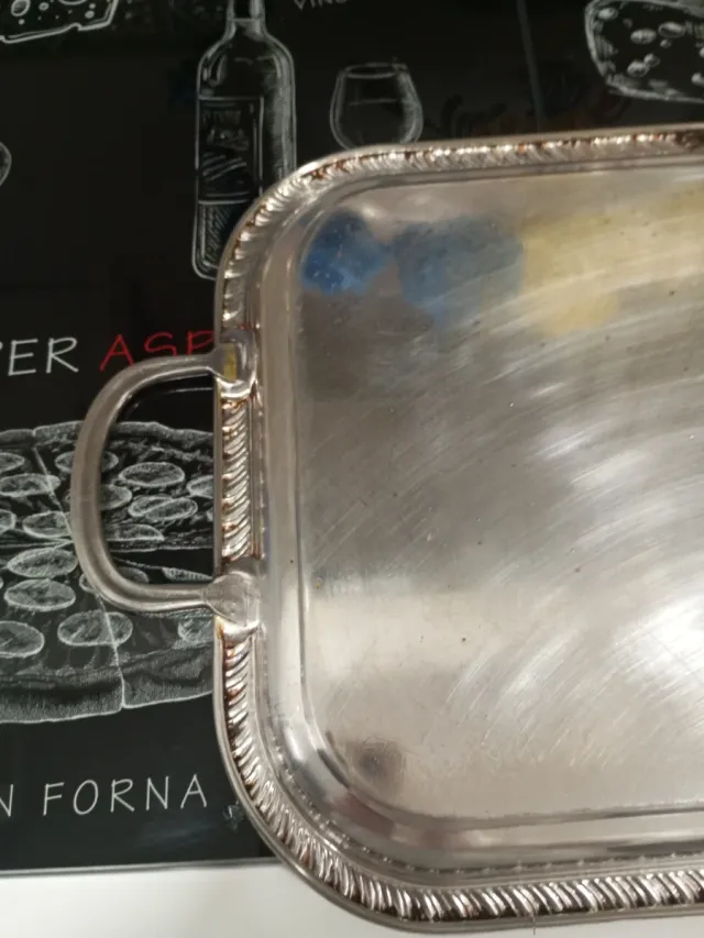 Bandeja labrada con asas