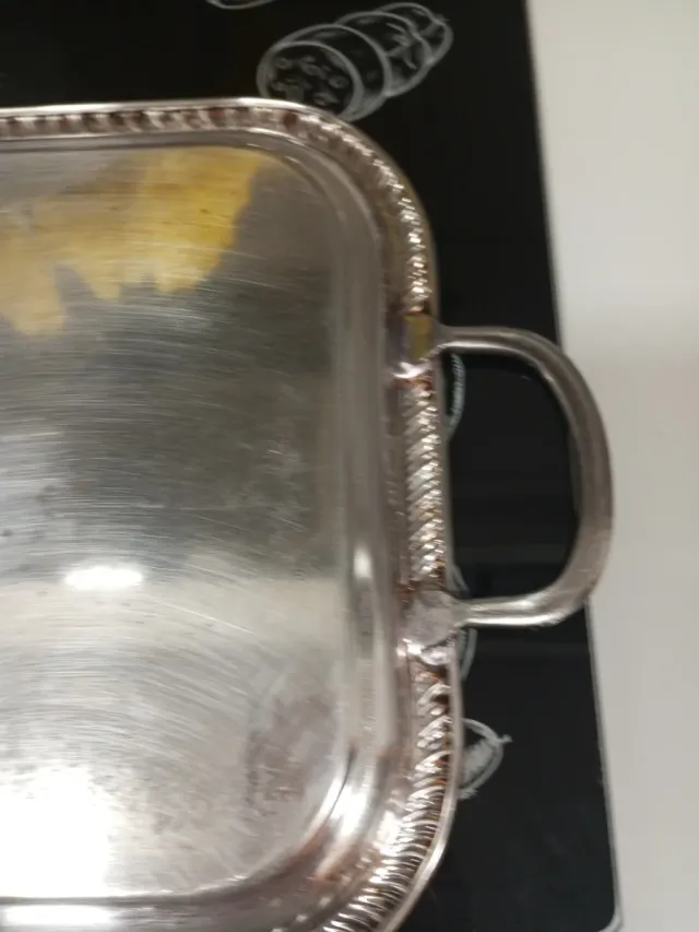 Bandeja labrada con asas