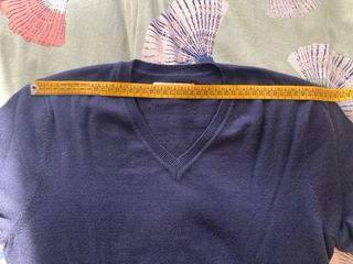 Set 2 maglioni girocollo V blu e beige