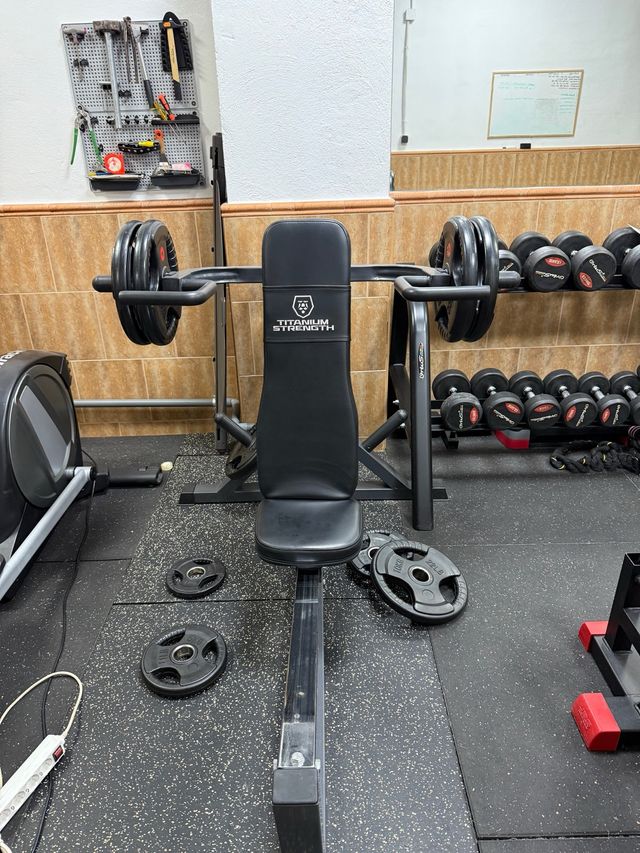 Máquina Press Pecho y PresHombro Titanium Strength