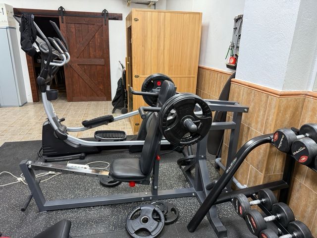 Máquina Press Pecho y PresHombro Titanium Strength