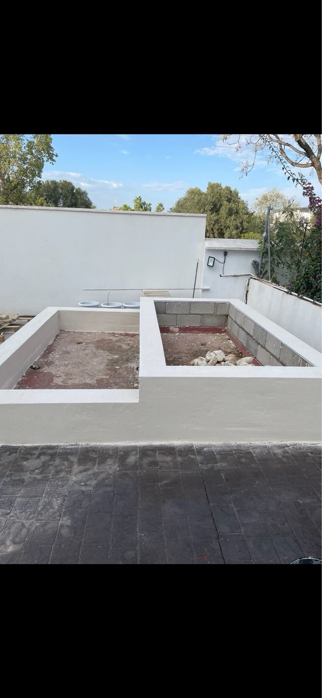 • Albañilería pintura y Reformas en general