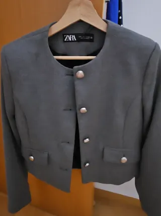 Chaqueta Zara Talla 38 Gris