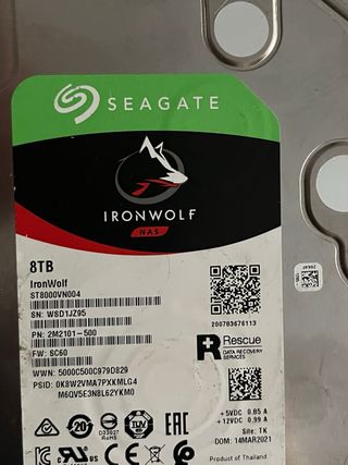 4 Discos Duros Seagate 8TB