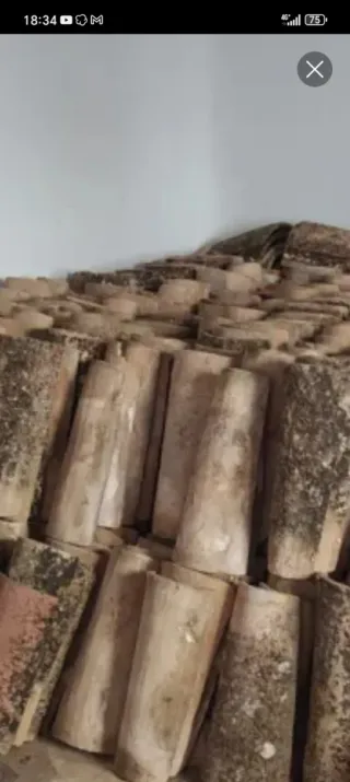 Tejas árabes antiguas (aprox. 60-80) metros