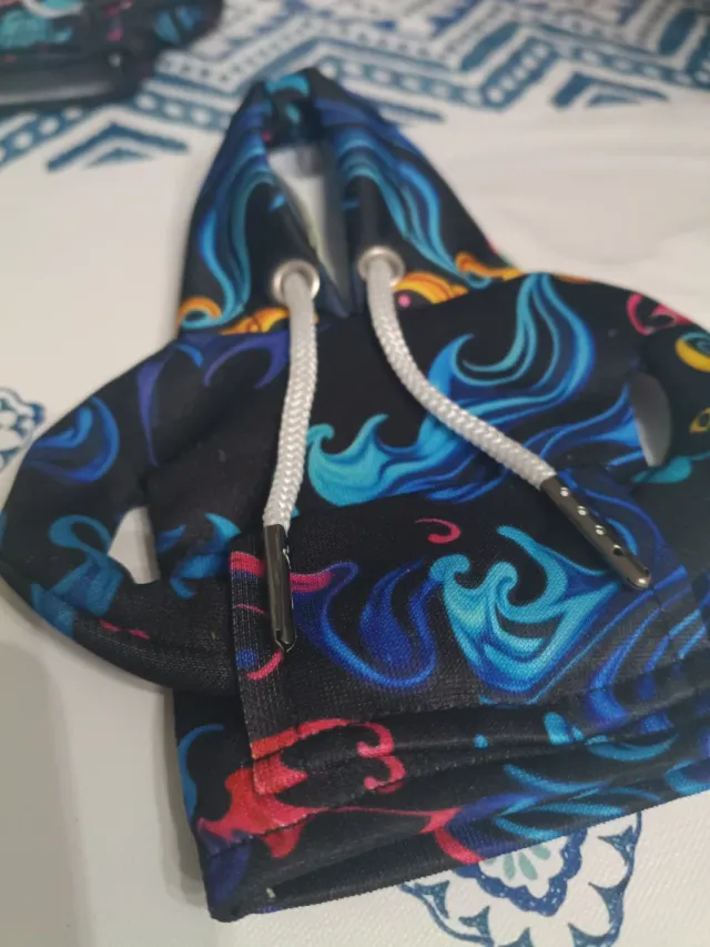 Mini sudadera con calavera y auriculares