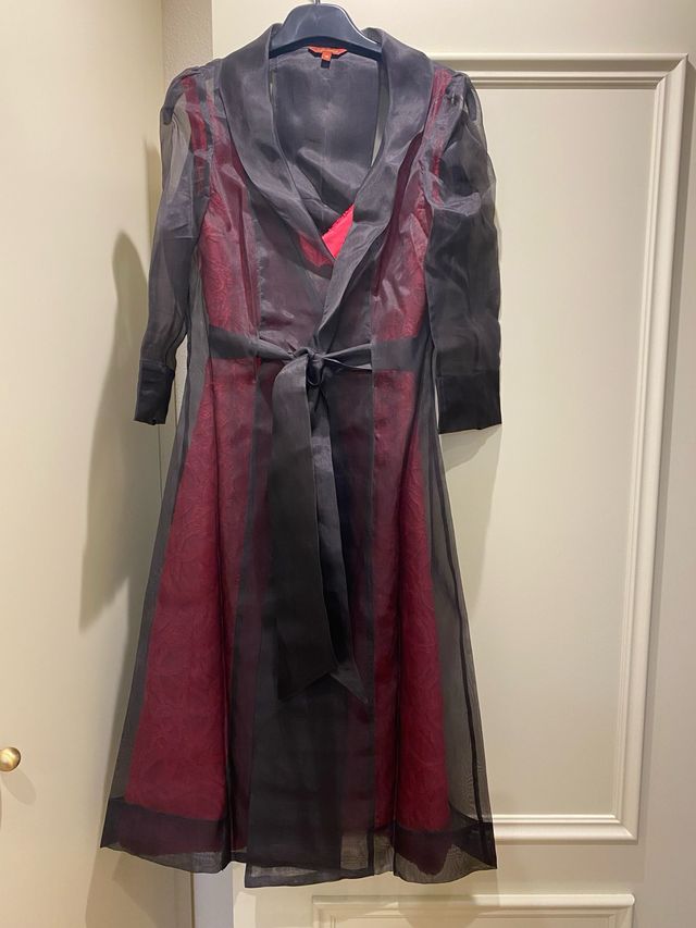 Sobrevestido negro de gasa de seda