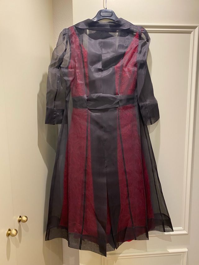 Sobrevestido negro de gasa de seda