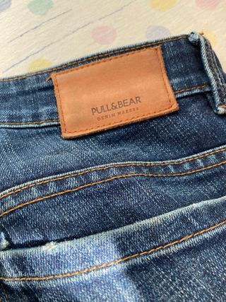 Pantalón vaquero hombre desgastado