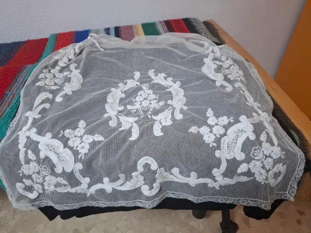 Manteletas Falleras Blancas