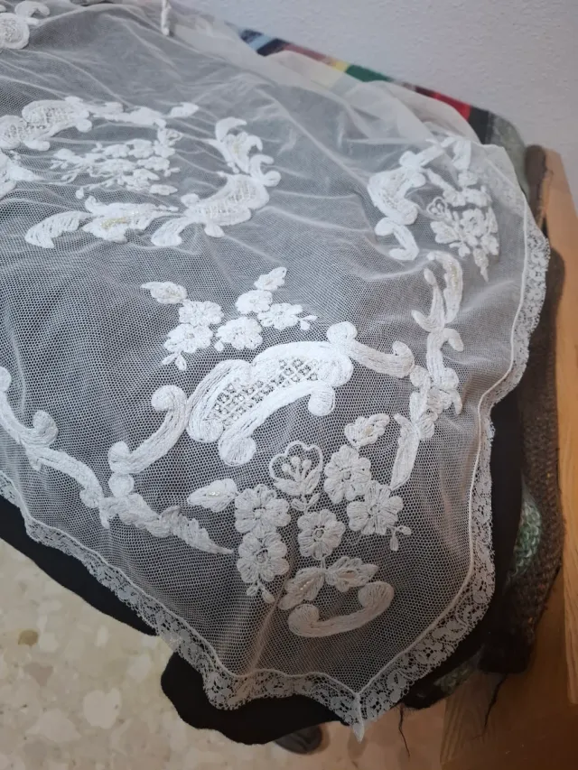 Manteletas Falleras Blancas
