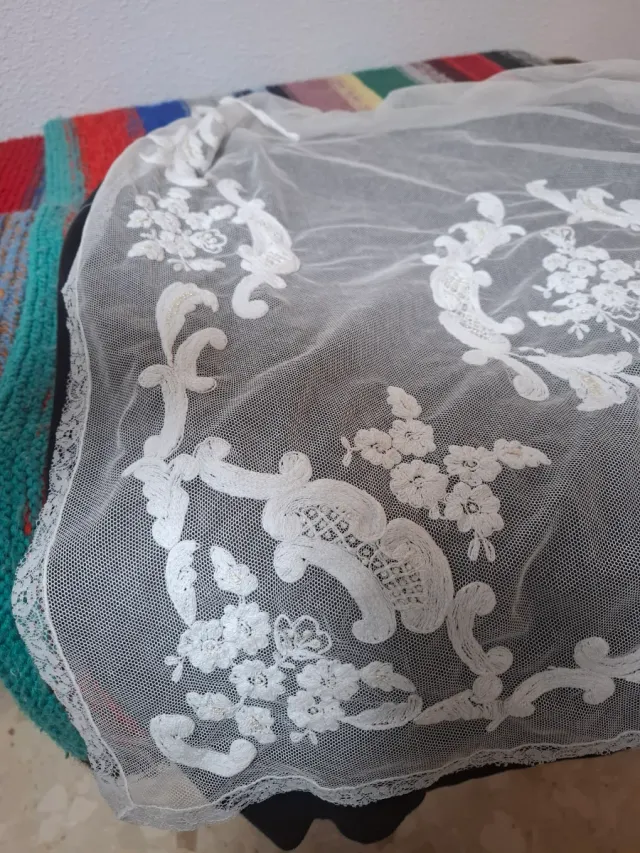 Manteletas Falleras Blancas