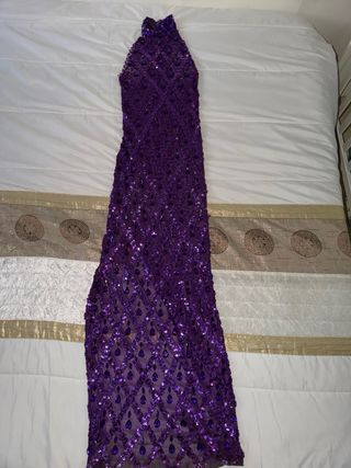 Vestido de fiesta morado con pedrería