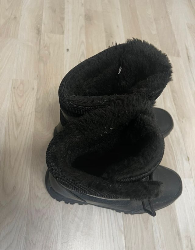 Botas de Nieve Negras con Forro Interior