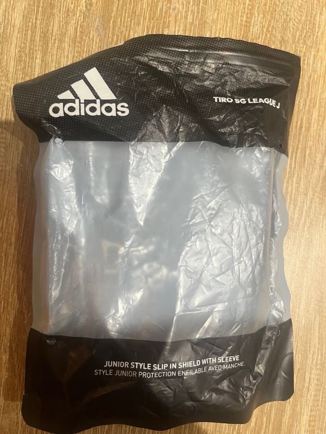 Espinilleras Adidas Tiro SG League J