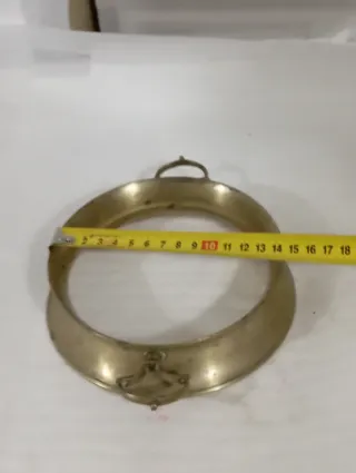 Salvamenteles antiguos de latón