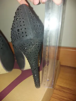 Tacones negros con brillantes