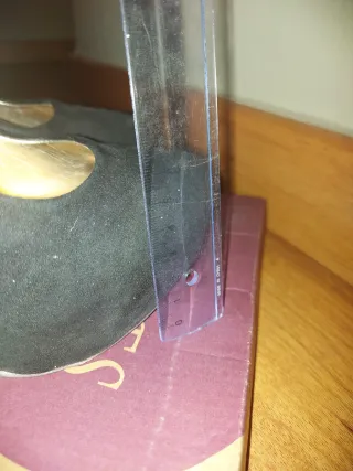 Tacones negros con brillantes