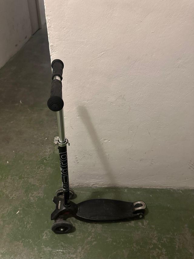 Monopatín Micro Maxi Negro