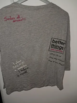 Blusa gris Bershka con parches