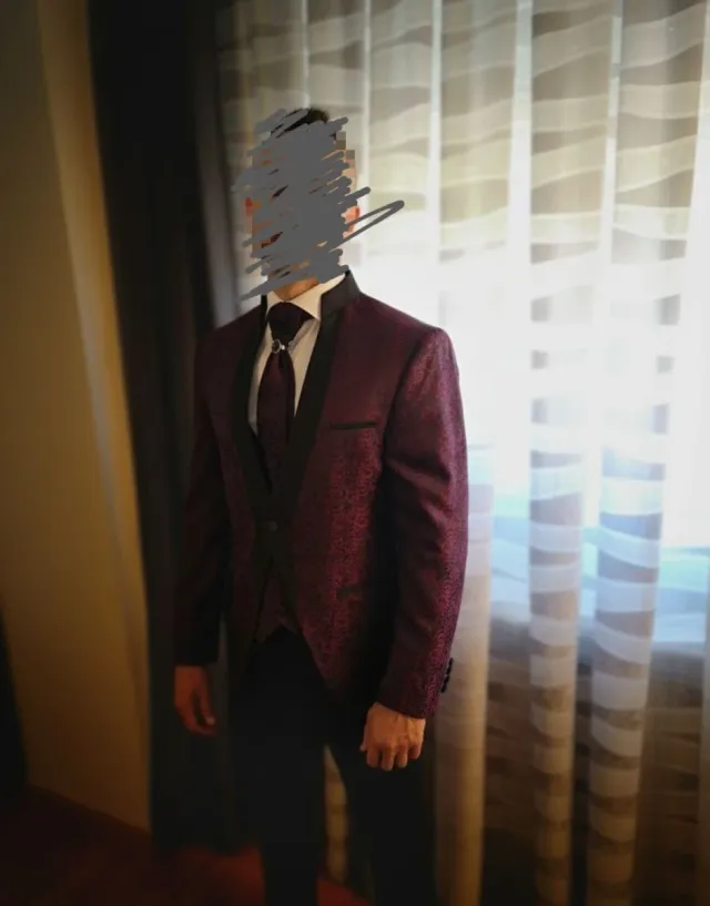 Traje de hombre bordado. De Atelier  Vértice Gala.