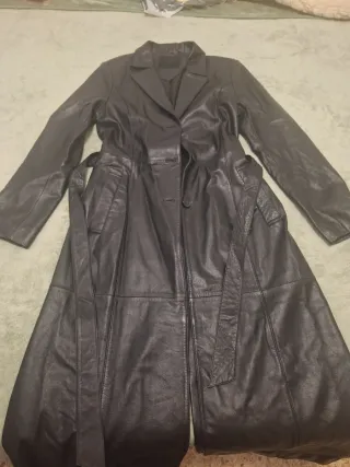 Abrigo de piel negro largo