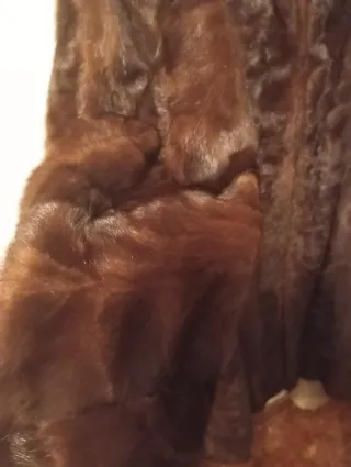 Abrigo de piel marrón