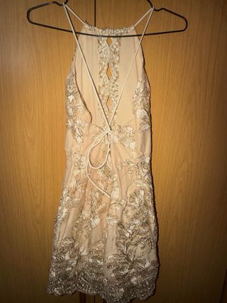 Vestido de fiesta beige y dorado