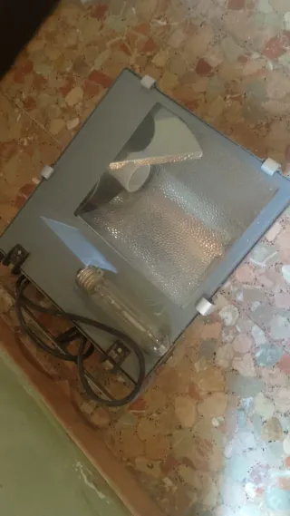 Foco de luz exterior grande