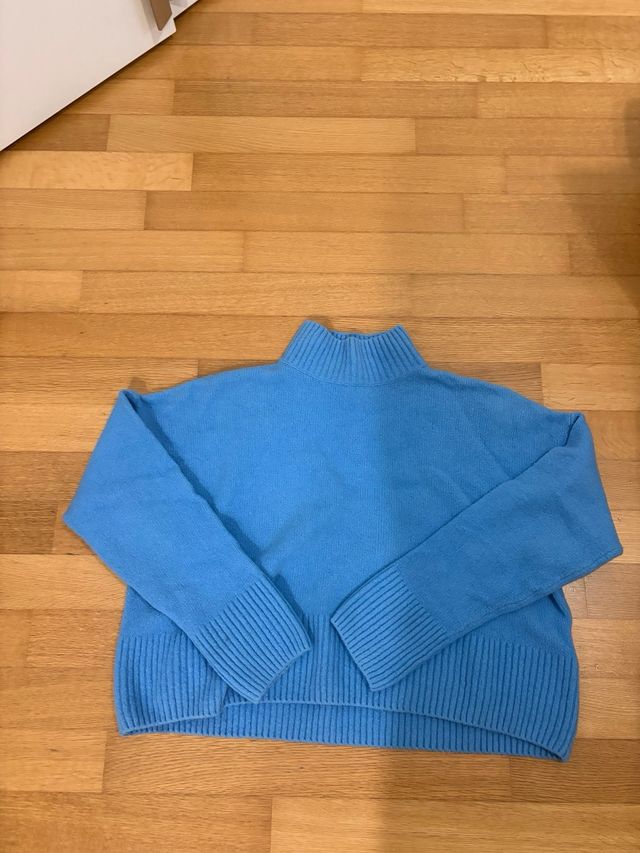 Maglione azzurro cielo collo alto