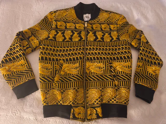 Cazadora Bomber Negra y Dorada